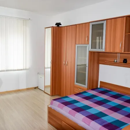 Happy Time Apartment Warna